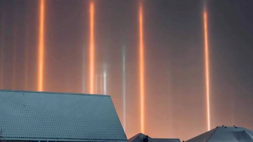 Gökyüzünde Görsel Şölen: Işık Sütunları. Gören bir daha dönüp bakıyor - Resim: 26